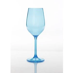 Obrt s plastičnim čašama za vino